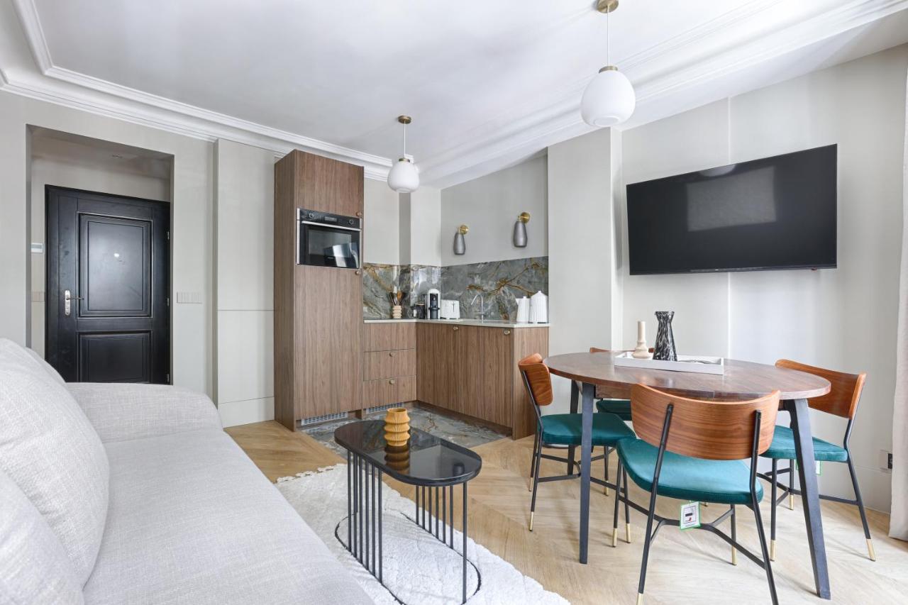Unique Luxury Parisian Flat 2Br/6P -Champs Elysees Buitenkant foto